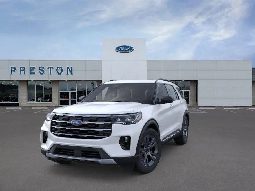 2025 Ford Explorer photo 1