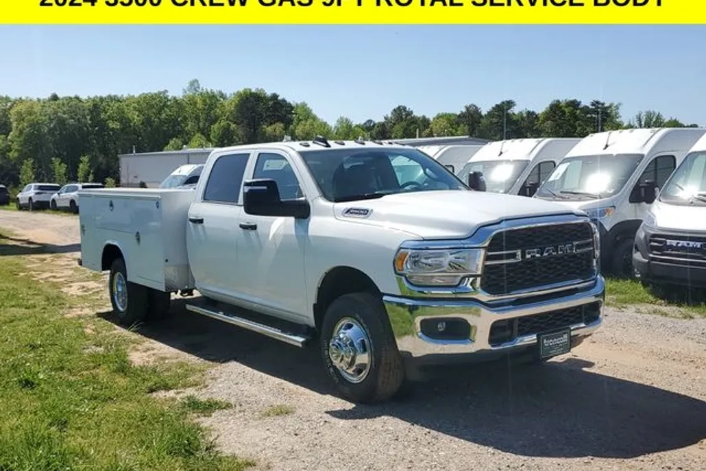2024 Ram 3500 Tradesman photo 1
