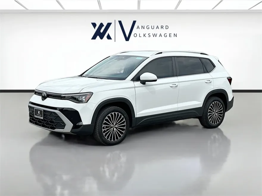 2025 Volkswagen Taos SE photo 1
