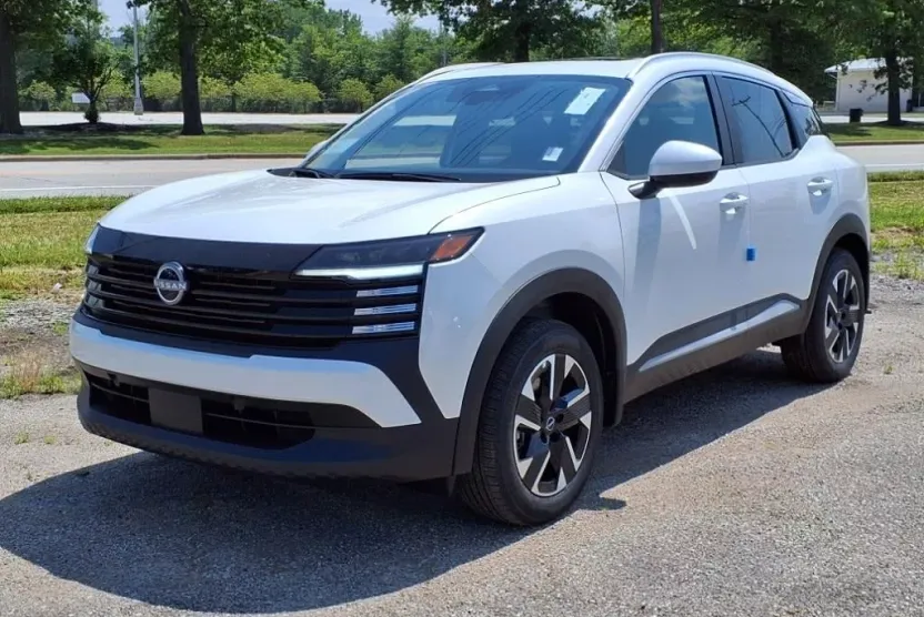2025 Nissan Kicks SV photo 1