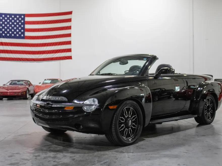 2005 Chevrolet SSR Base photo 1