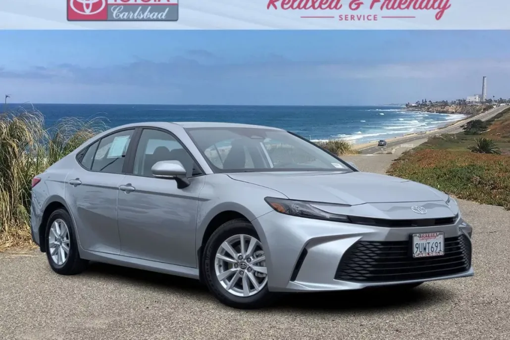 2025 Toyota Camry LE photo 1