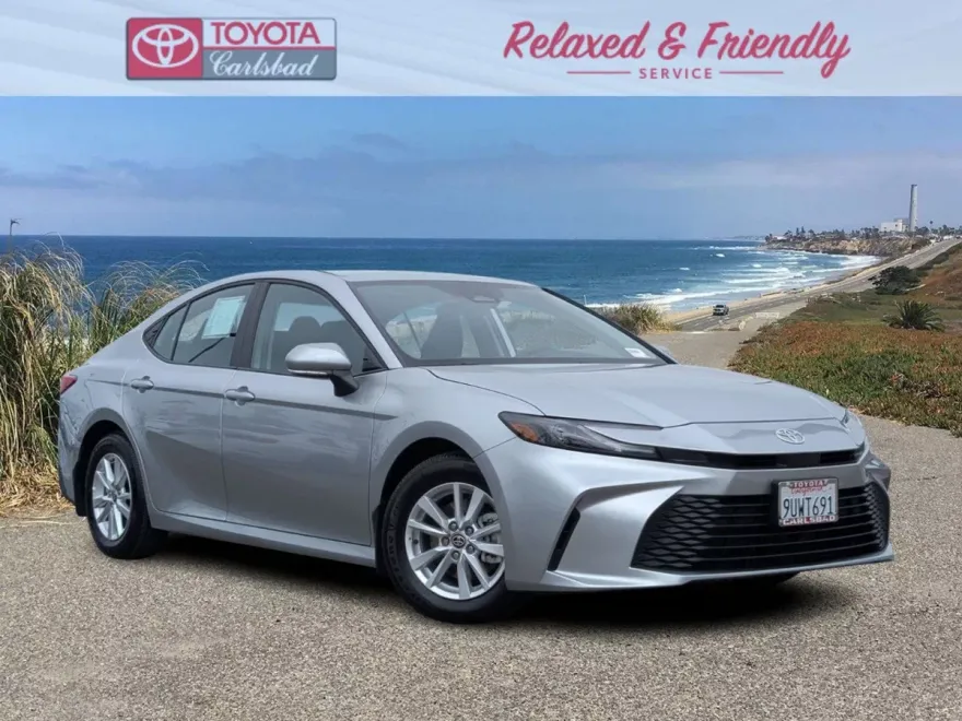 2025 Toyota Camry LE photo 1