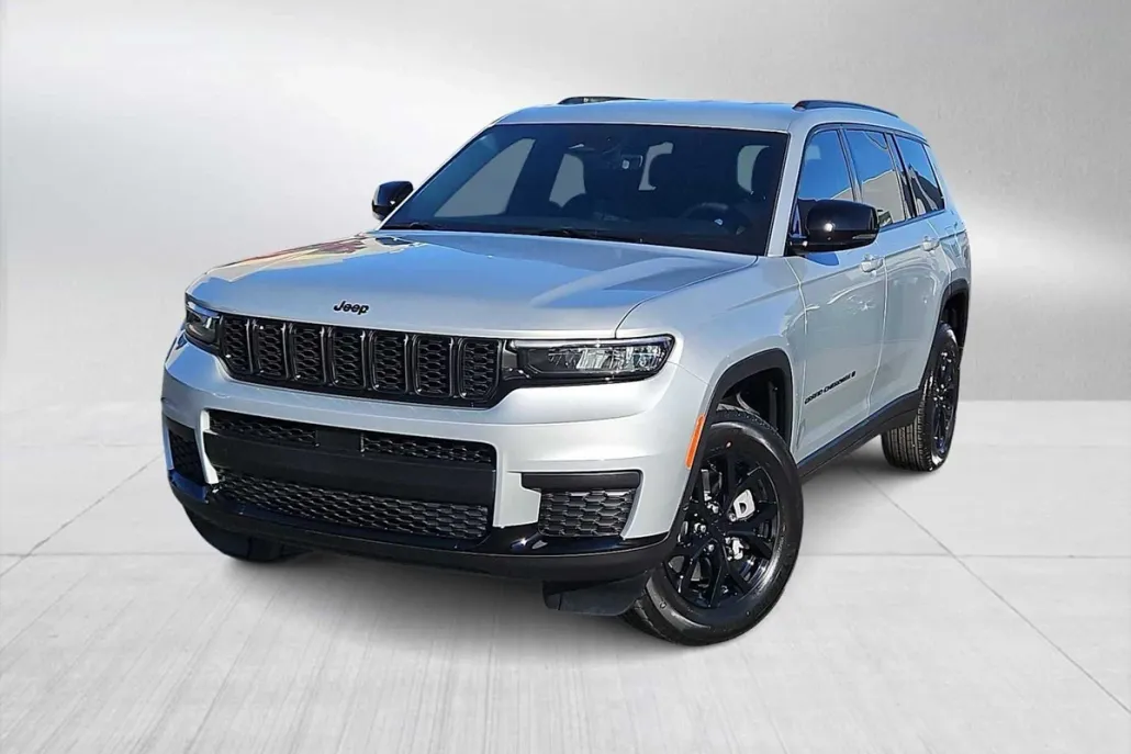 2025 Jeep Grand Cherokee Altitude photo 1