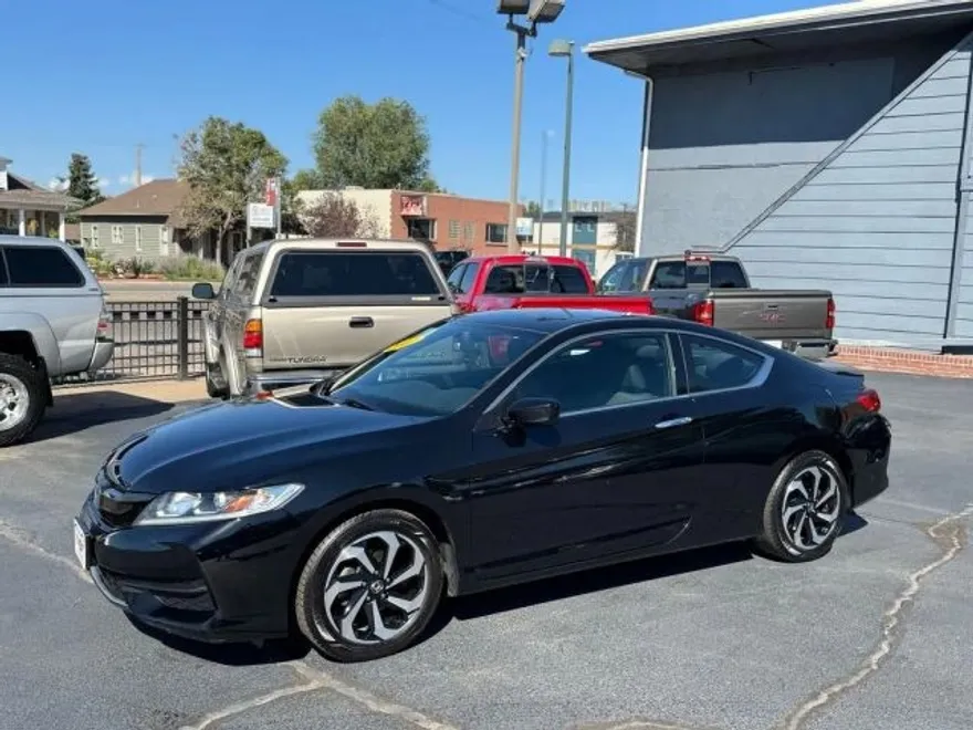 2017 Honda Accord photo 1
