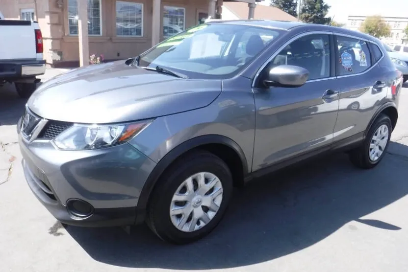 2019 Nissan Rogue Sport S photo 1