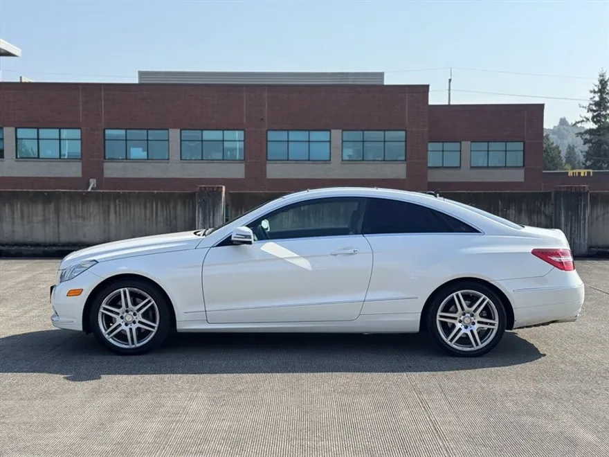 2010 Mercedes Benz E 350 Coupe photo 1