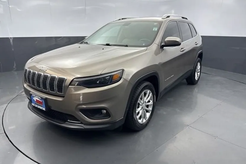 2019 Jeep Cherokee Latitude photo 1