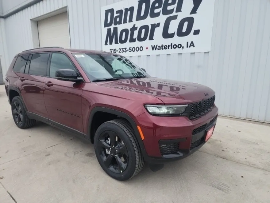 2025 Jeep Grand Cherokee Laredo photo 1