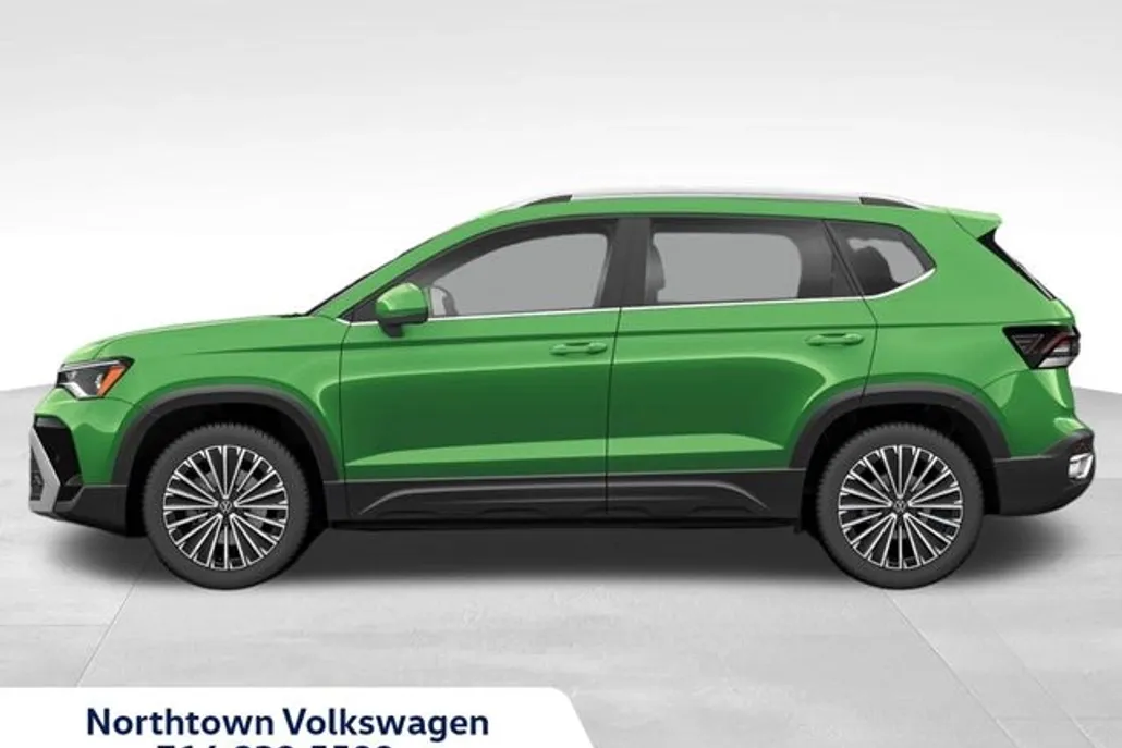 2025 Volkswagen Taos SE photo 1