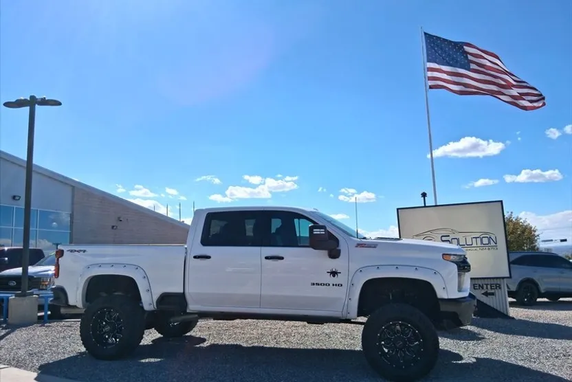 2020 Chevrolet Silverado LTZ photo 1