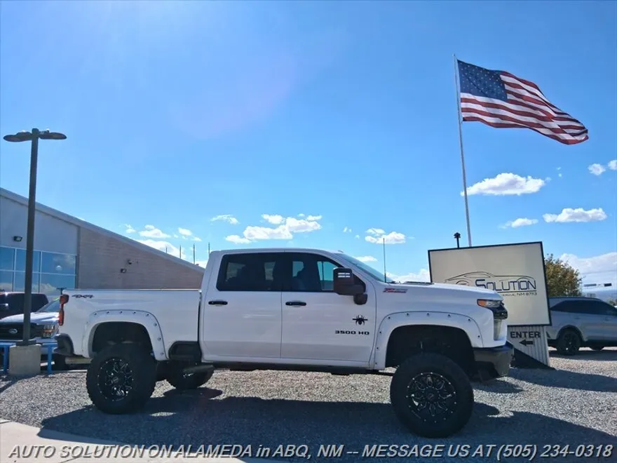 2020 Chevrolet Silverado LTZ photo 1