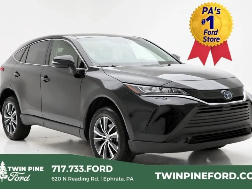 2022 Toyota Venza LE photo 1