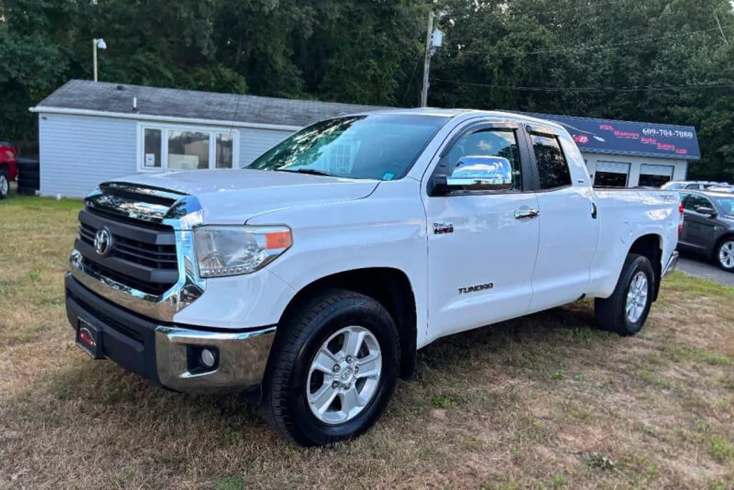 2015 Toyota Tundra SR5 Grade photo 1