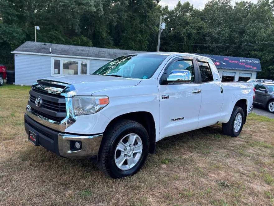 2015 Toyota Tundra SR5 Grade photo 1