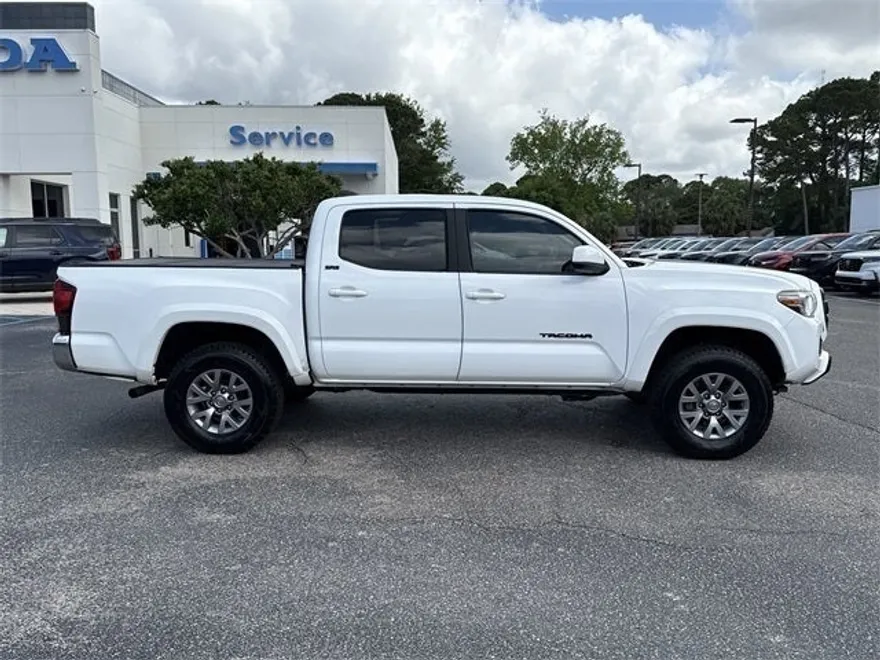 2021 Toyota Tacoma SR5 V6 photo 1