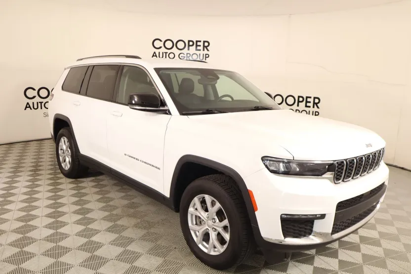 2023 Jeep Grand Cherokee Limited photo 1