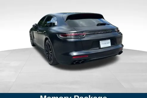 2020 Porsche Panamera GTS Sport Turismo photo 3