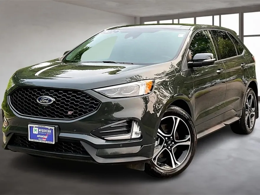 2022 Ford Edge ST photo 1