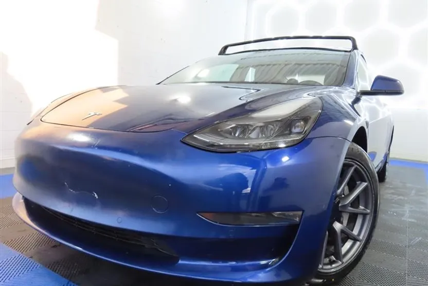 2022 Tesla Model 3 Standard Range photo 1