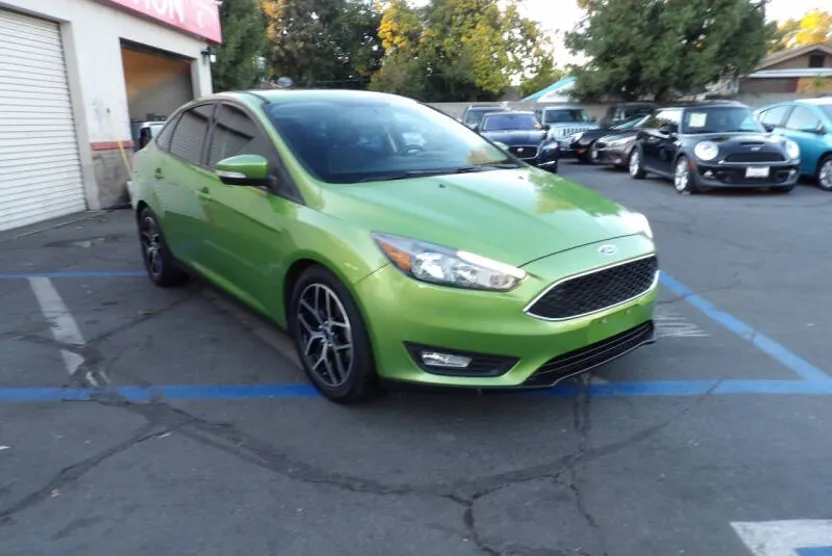 2018 Ford Focus SEL photo 1