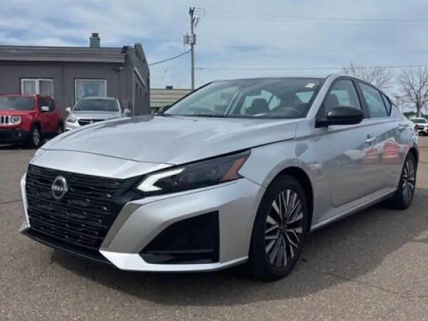 2024 Nissan Altima 2.5 SV photo 1