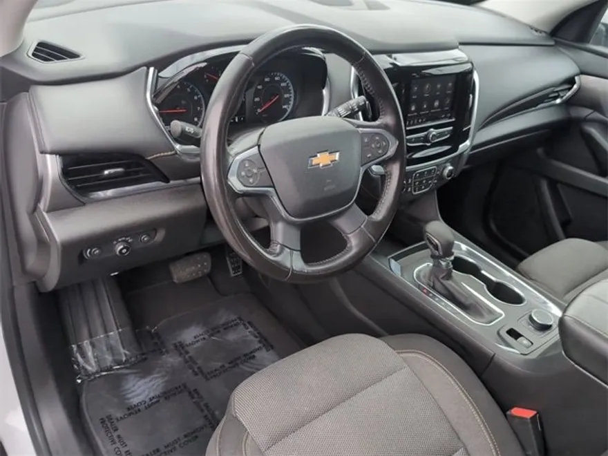 2021 Chevrolet Traverse Cloth photo 1