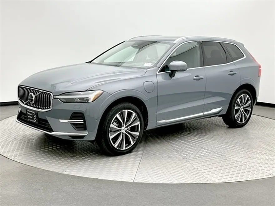 2022 Volvo XC60 Recharge Hybrid eAWD Inscription Expression photo 1