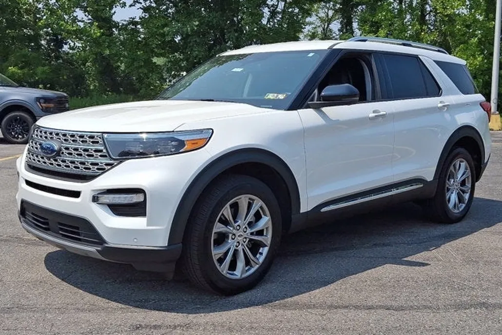 2022 Ford Explorer Limited photo 1