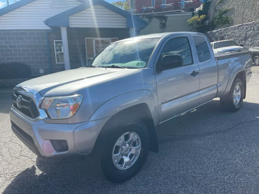 2014 Toyota Tacoma 4x4 Access Cab photo 1