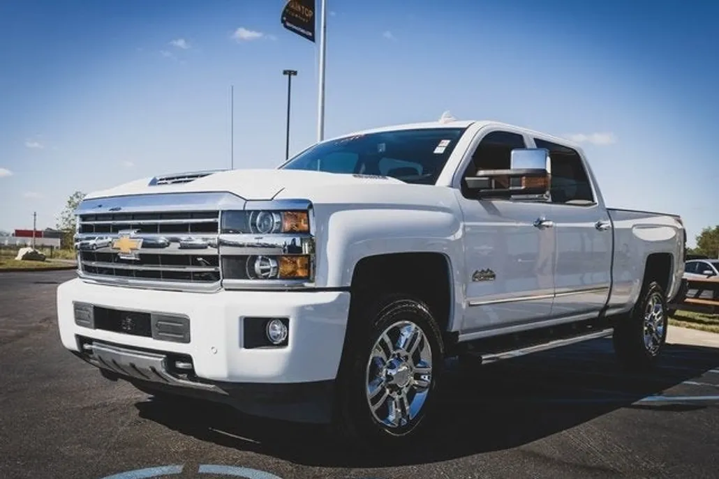 2019 Chevrolet Silverado 2500HD High Country photo 1