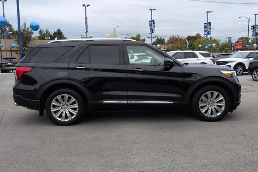 2022 Ford Explorer Limited photo 1