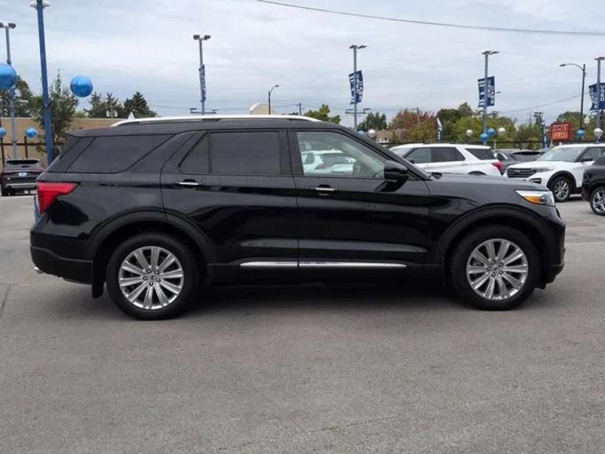 2022 Ford Explorer Limited photo 1