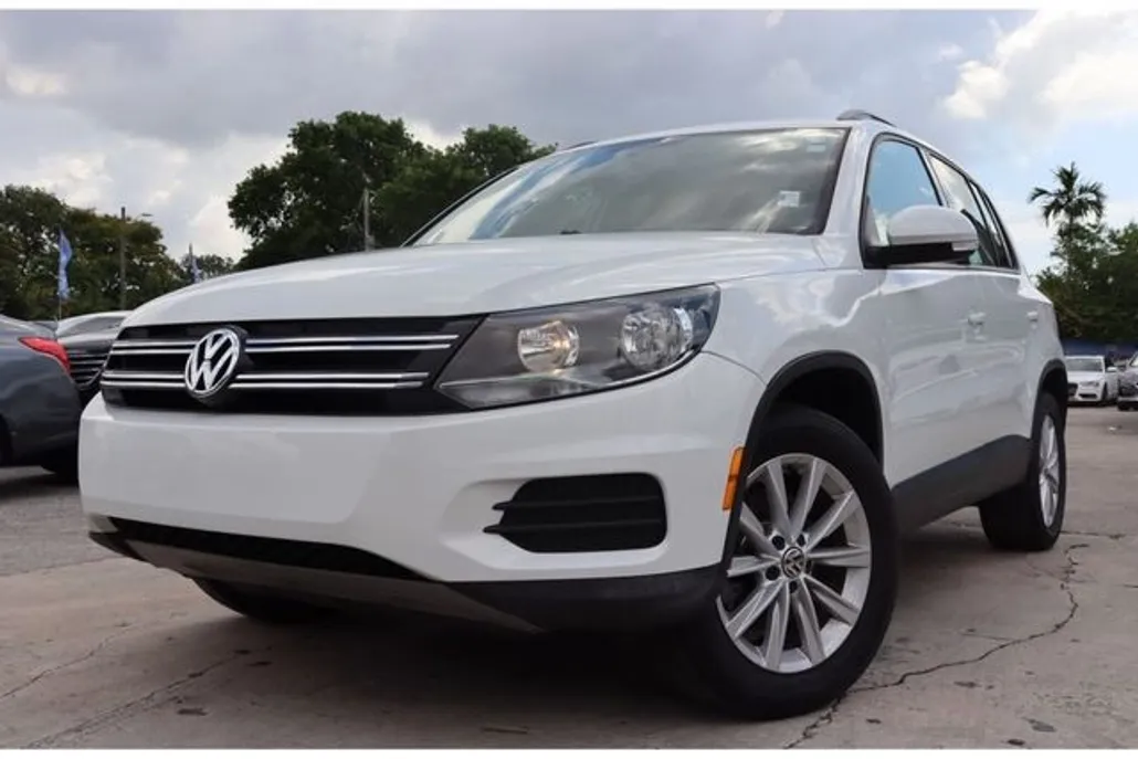 2017 Volkswagen Tiguan S photo 1