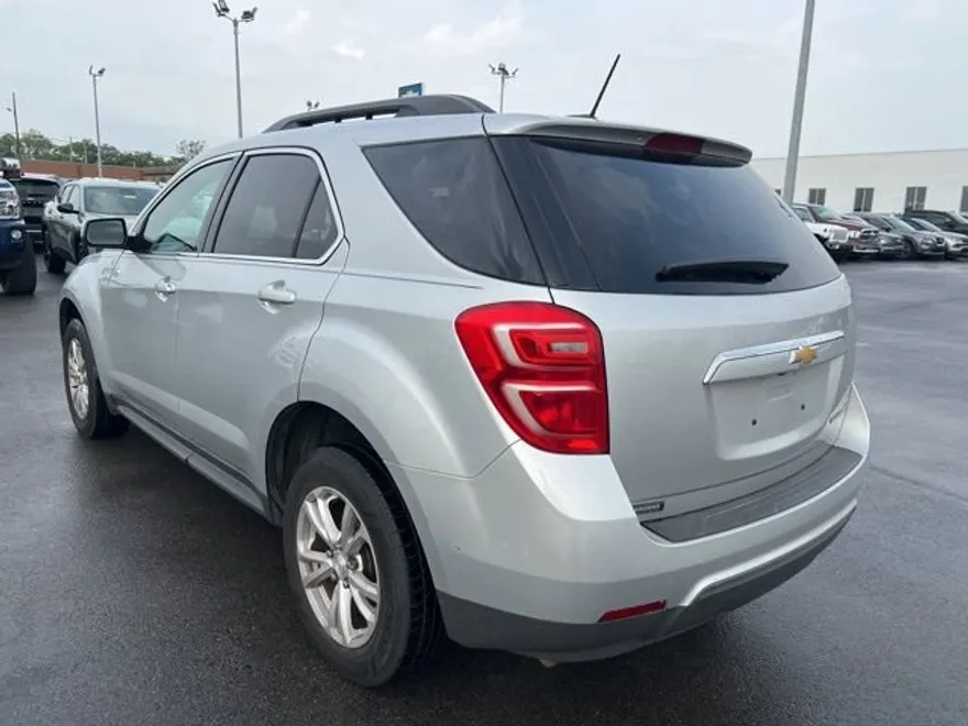 2016 Chevrolet Equinox LT photo 1