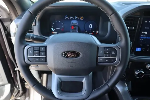 2025 Ford F-150 XLT photo 3