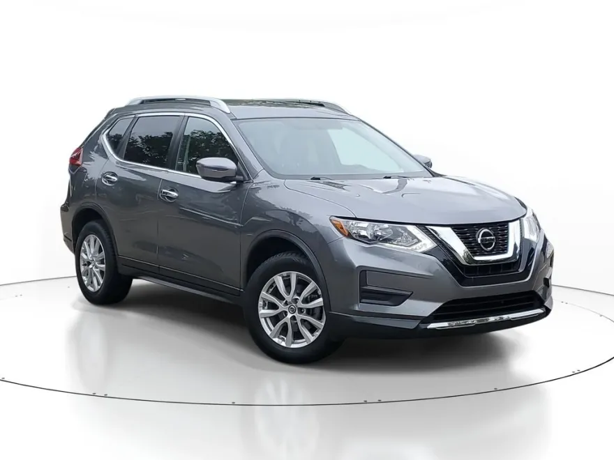 2018 Nissan Rogue SV photo 1