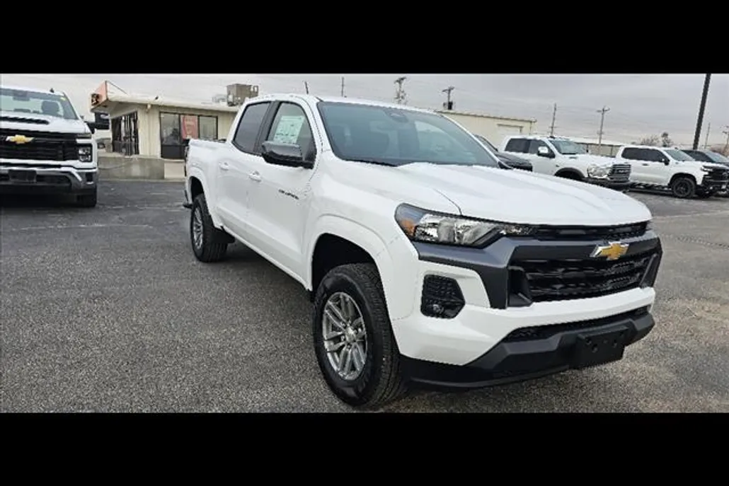 2024 Chevrolet Colorado LT photo 1