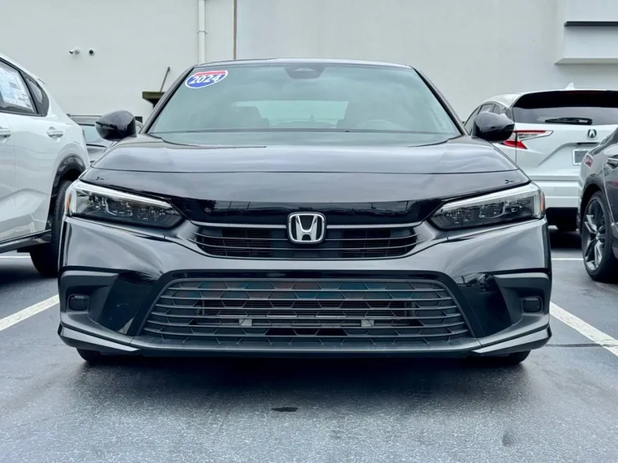 2024 Honda Civic Sport photo 1