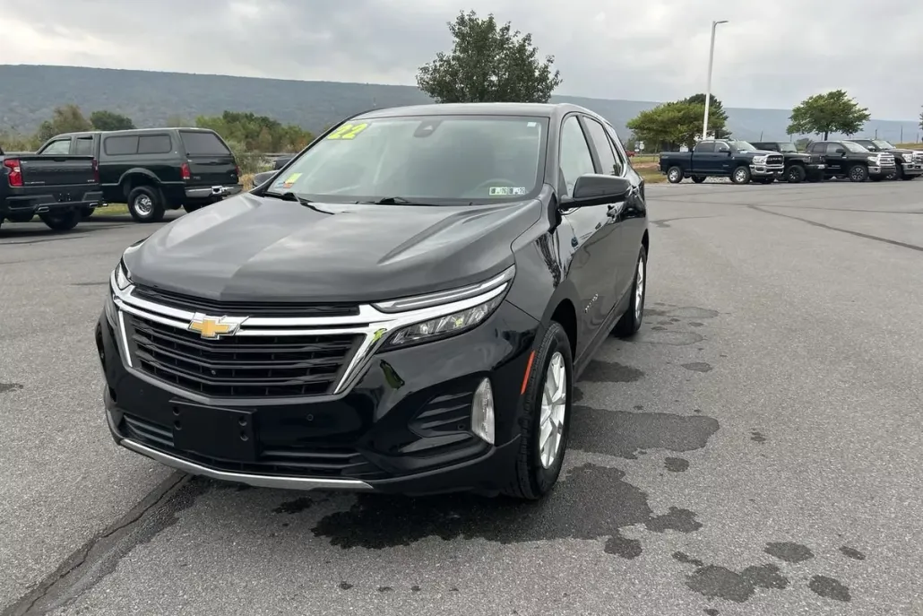 2022 Chevrolet Equinox LT photo 1