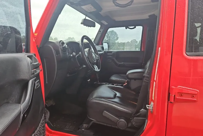 2014 Jeep Wrangler Unlimited Altitude photo 1