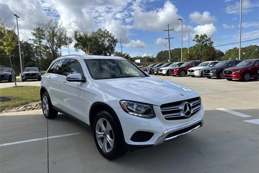 2017 Mercedes Benz GLC 300 photo 1
