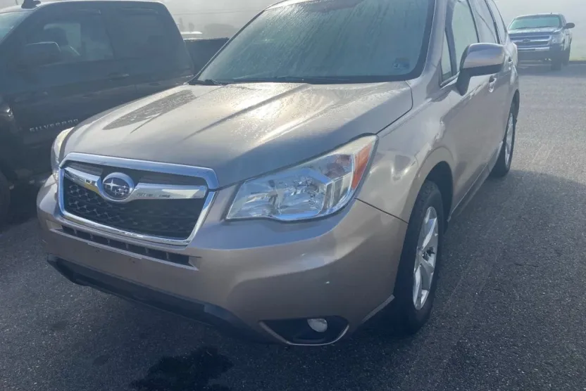 2016 Subaru Forester 2.5i Premium photo 1