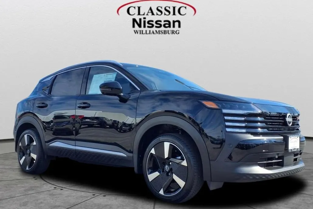 2025 Nissan Kicks SR photo 1
