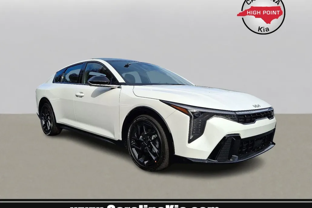 2025 Kia K4 GT-Line Turbo photo 1