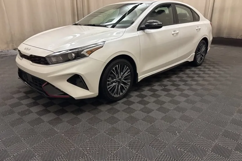 2024 Kia Forte GT-Line photo 1