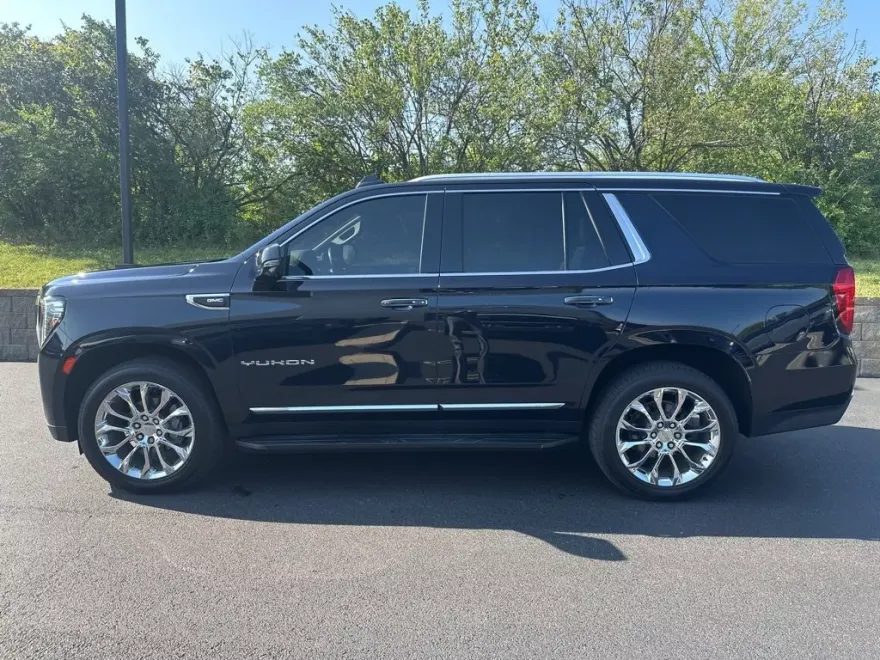 2022 Gmc Yukon SLT photo 1