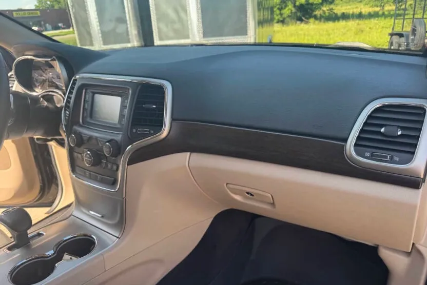 2015 Jeep Grand Cherokee Laredo photo 1