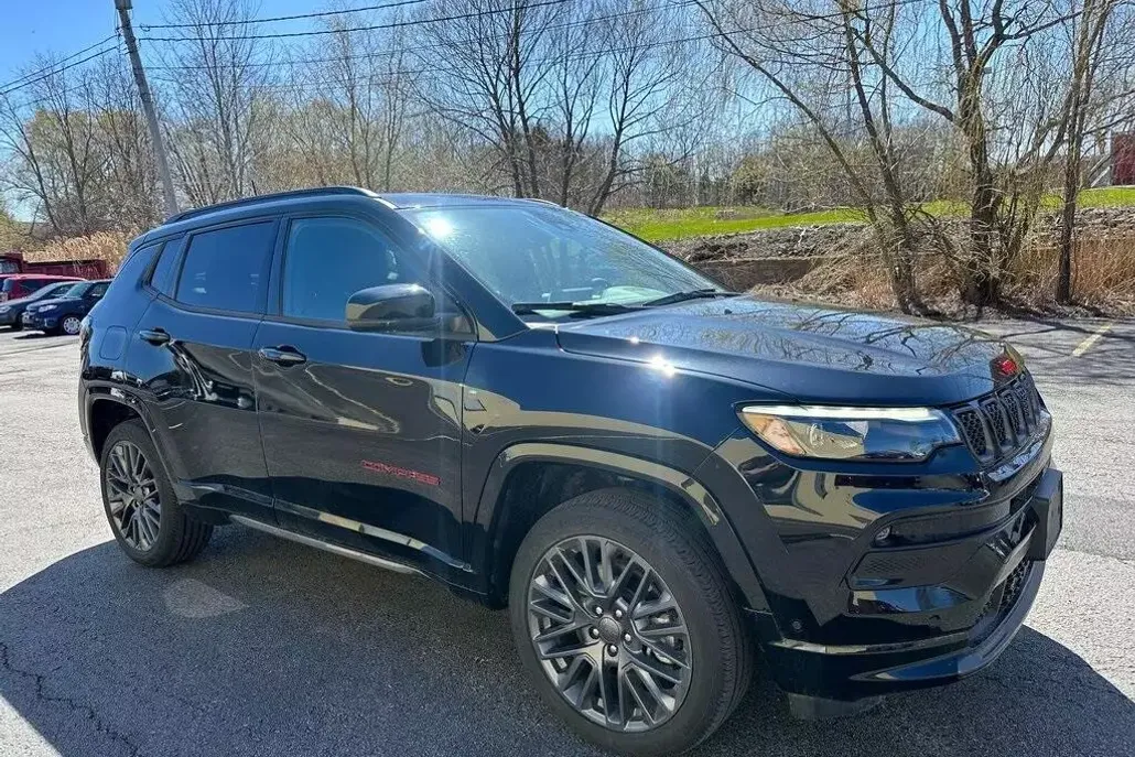 2023 Jeep Compass Red Edition photo 1