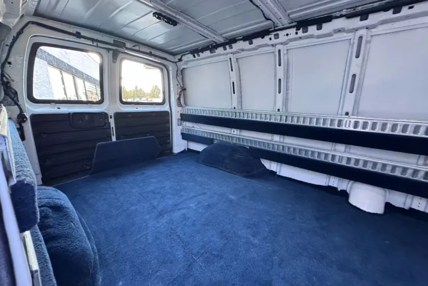 2019 Chevrolet Express 2500 Cargo Van photo 1